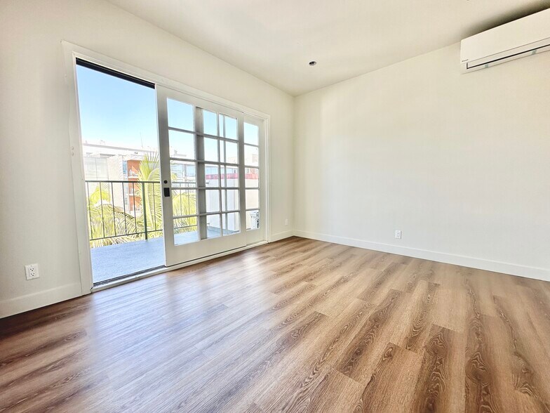 Building Photo - 1541 Ocean Ave