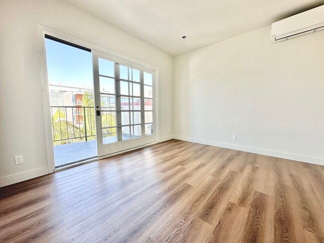 Building Photo - 1541 Ocean Ave