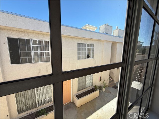 Building Photo - 14758 Magnolia Blvd