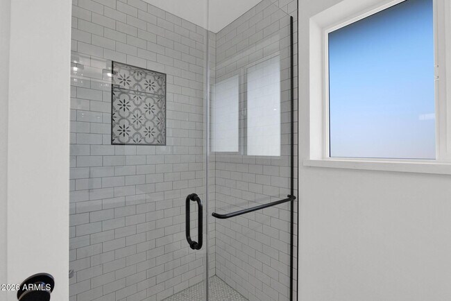Building Photo - 501 W Seldon Ln