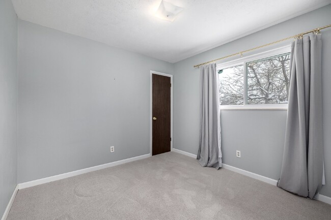 Building Photo - Perfectly remodeled 4 Bed home in Arvada