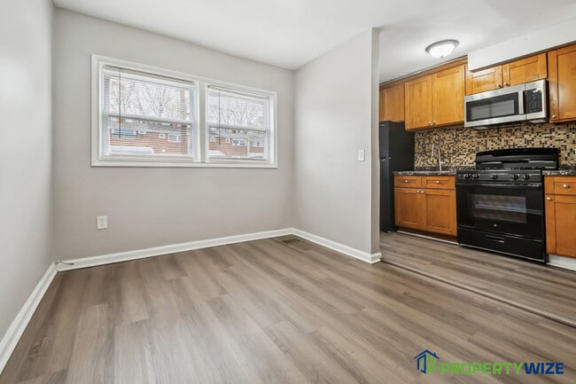 Building Photo - 2135 Ashburton St