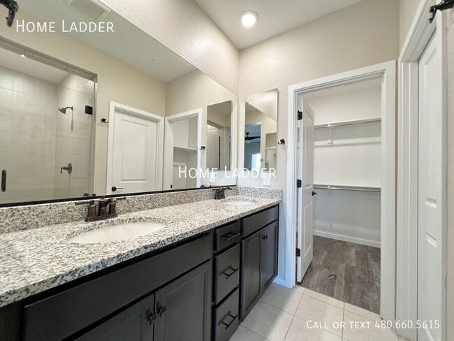 Building Photo - 779 E Doral Ave