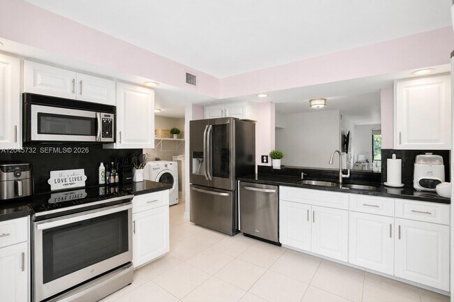 Building Photo - 7758 La Mirada Dr