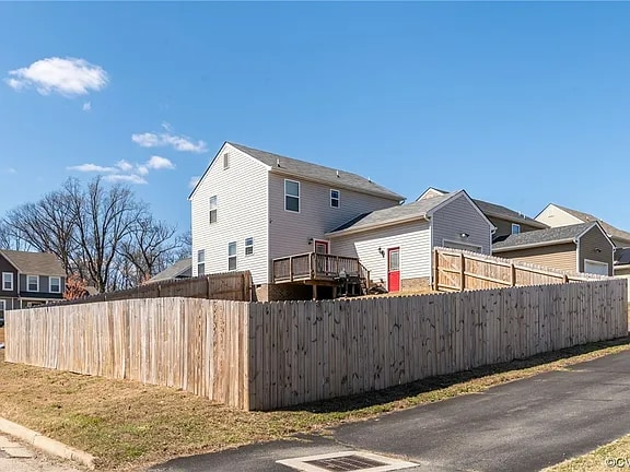 Building Photo - 3101 Divine Dr