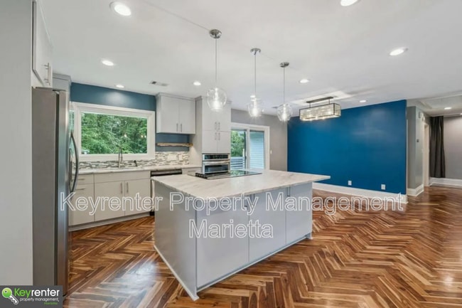 Building Photo - 2274 Edgemore Dr SE