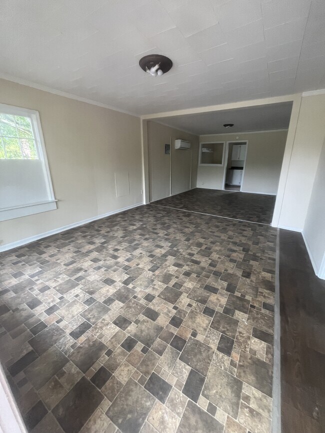 Building Photo - 207 State St