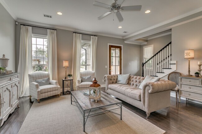 Building Photo - Pinnacle Park Townhomes -- Furnished, Utilities Included