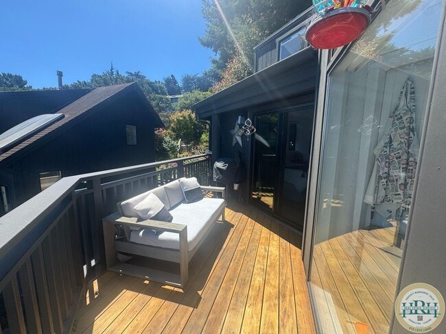 Building Photo - Tranquil & Sun Drenched 3BR|3BR in Heart o...