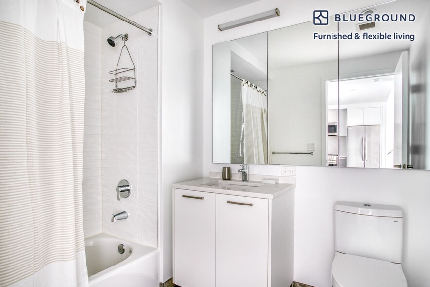 Building Photo - 949 1st St SE