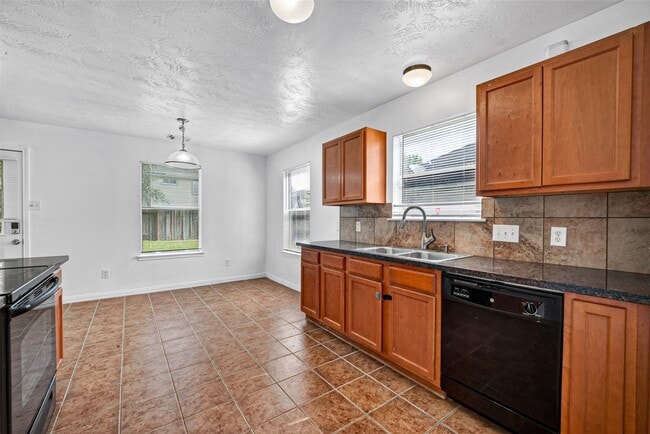 Building Photo - 4403 Sprangletop Ave