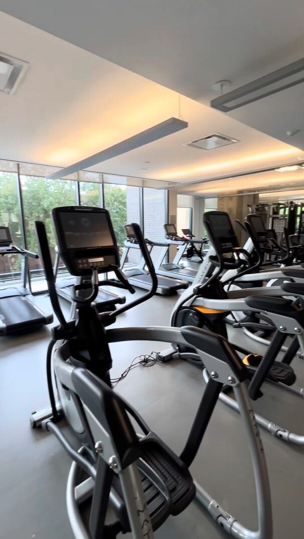 Building Photo - 1158 N Howe St