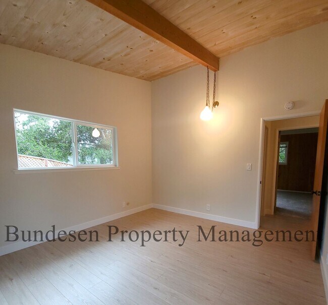 Building Photo - Serene and tranquil living