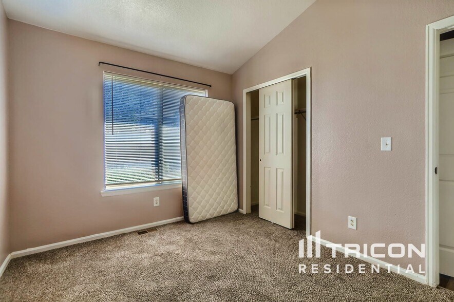 Building Photo - 21898 E Alamo Ln