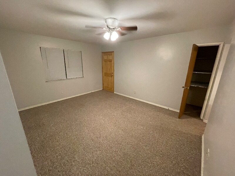 Building Photo - 1103 W James Blvd