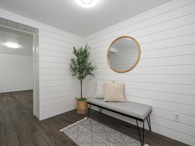 Building Photo - NEWLY REMODELED HISTORIC HOME IN DOWNTOWN PLEASANT GROVE!