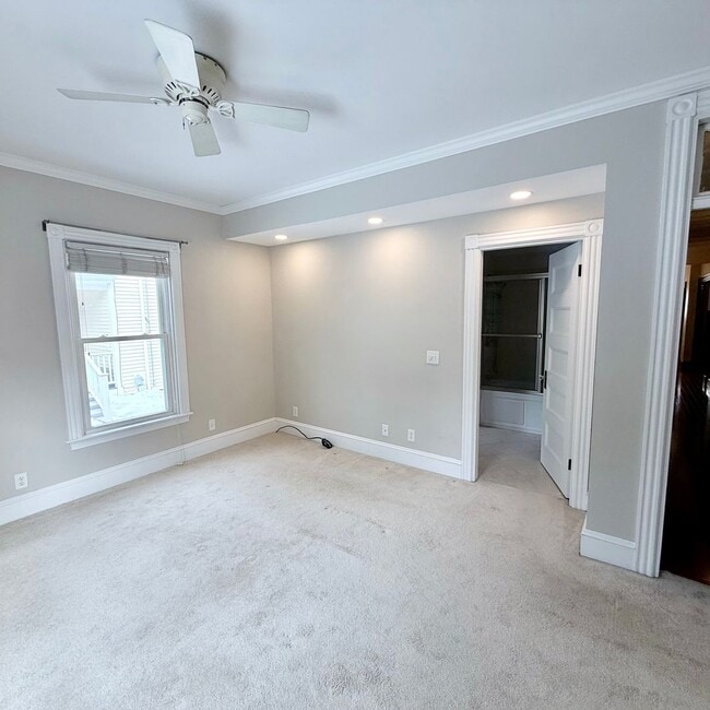 Building Photo - Luxury 2BR/2BA on Eastern Prom – Walk to Waterfront