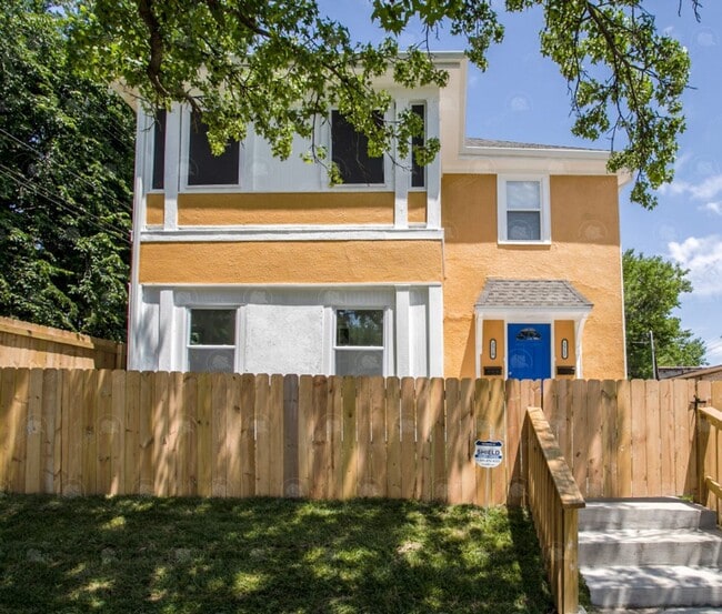 Building Photo - 2510 E 59th St