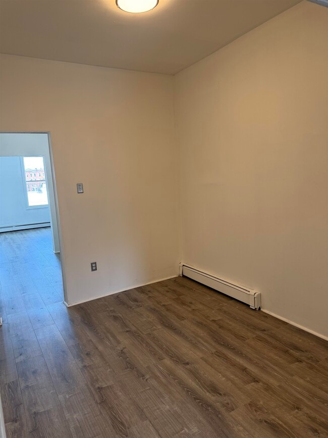 Building Photo - 630 Grand St