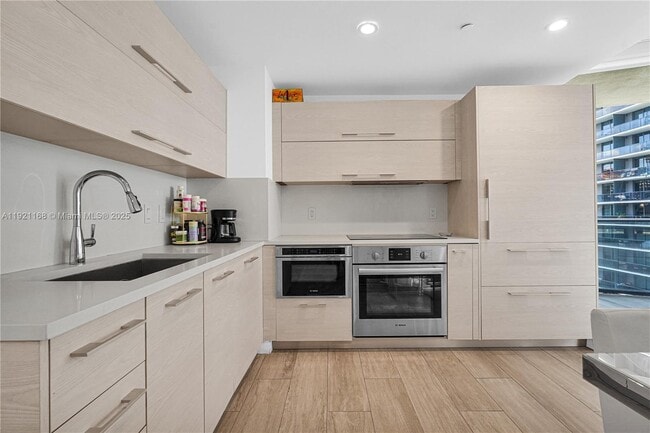 Building Photo - 45 SW 9th St