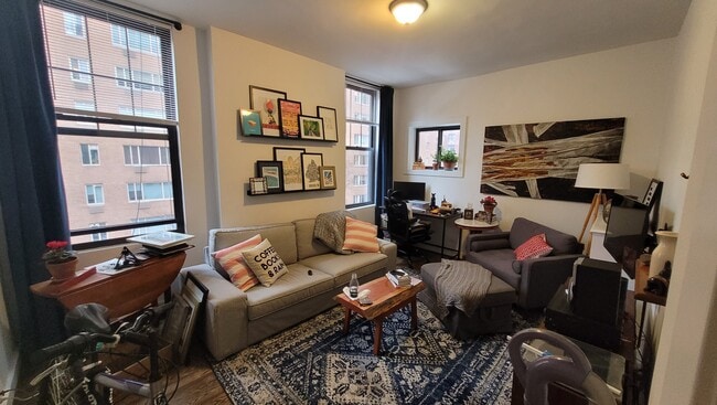 Primary Photo - 985 Lexington Ave
