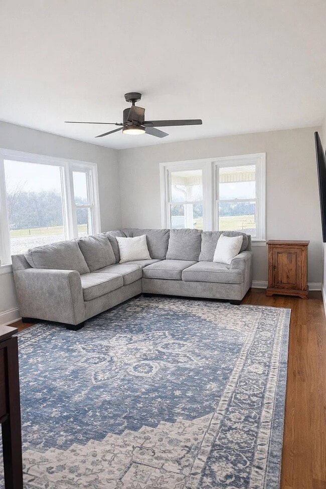 Building Photo - 1679 Culleoka Hwy