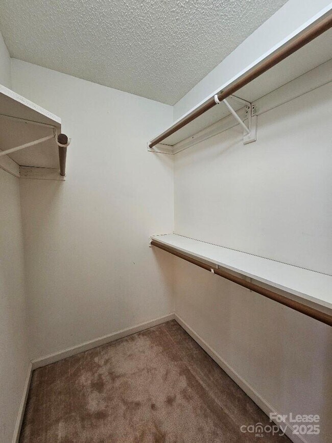 Building Photo - 4015 Brownes Ferry Rd
