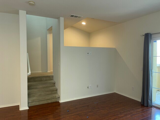 Building Photo - 10598 Acacia Ln