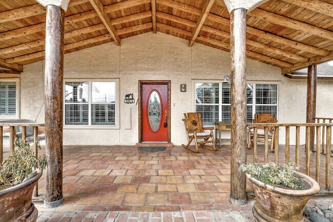 Building Photo - Upper Valley 3 Bedroom 2 Bath