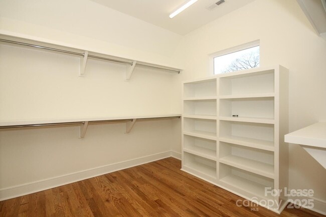 Building Photo - 1110 Greenleaf Ave