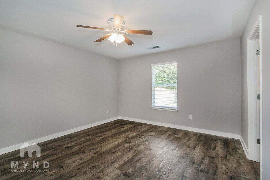 Building Photo - 10 Willowridge Ln