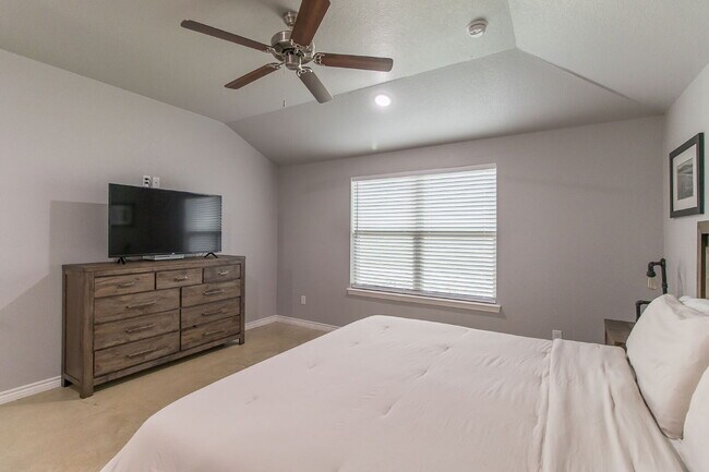 Building Photo - "Charming 3-Bedroom Retreat with 2 Baths and 1,760 Sq Ft of Comfort in Copperas Cove!"