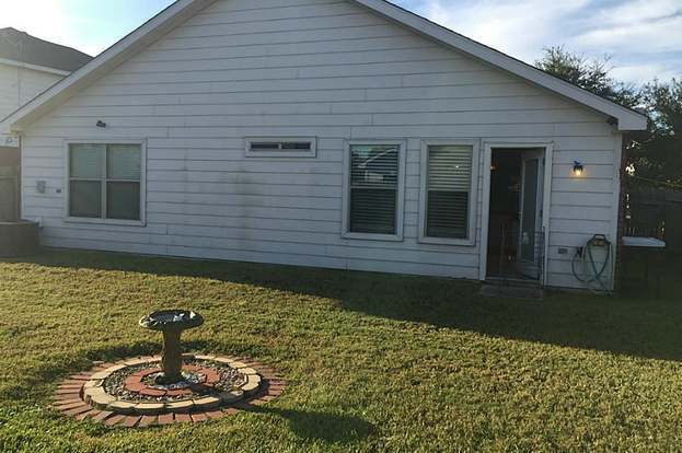 Building Photo - 21235 Bending Green Way