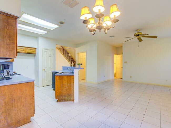 Building Photo - 14406 Fair Knoll Way