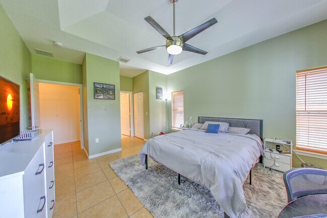 Building Photo - 1829 Sandhill Crane Dr