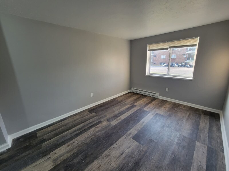 Building Photo - 1815-1819 Garfield Rd