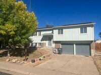 Building Photo - Spacious 3bed, 2.5 bath, Willow Park House in Aurora