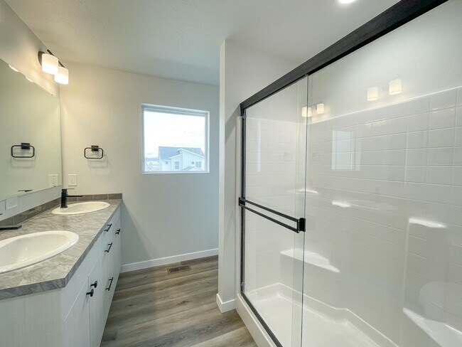 Building Photo - 4403 N Magical Crk Ave