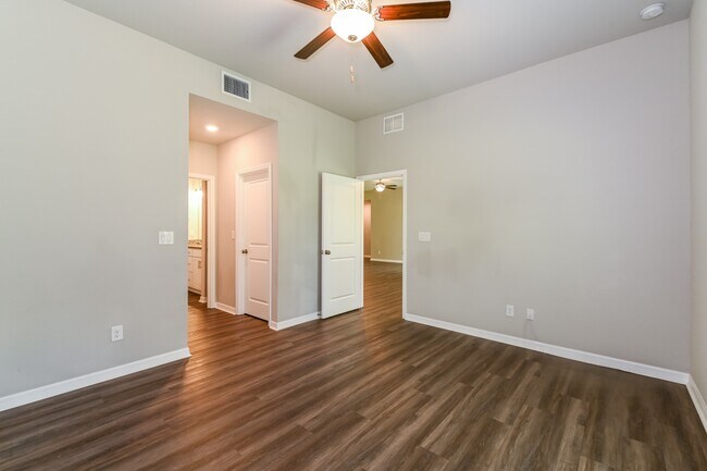 Building Photo - 1216 Eden Ave