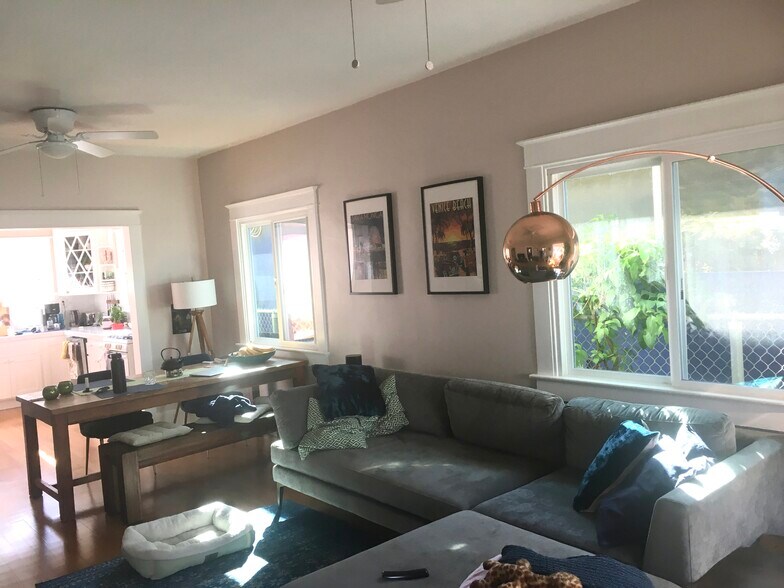 Building Photo - 32 23rd Ave