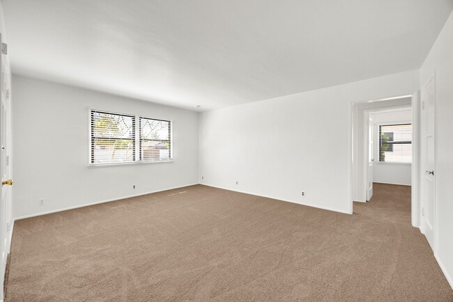 Building Photo - Adorable 2 Bed / 1 Bath Home In Pico Rivera near Birney Tech Academy