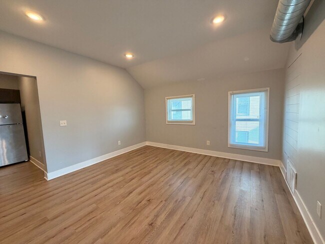 Building Photo - 107 Lexington Ave SW