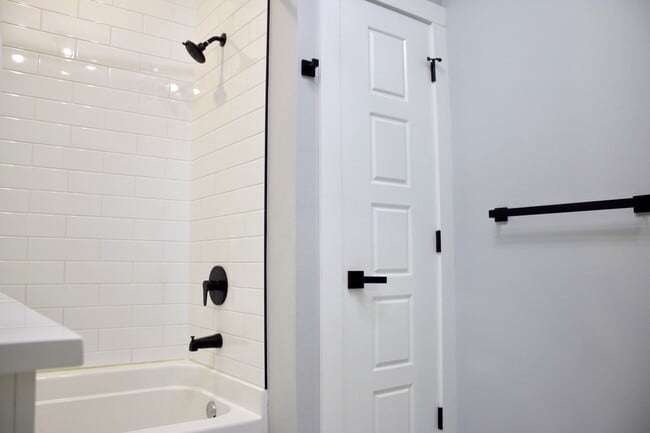 Building Photo - Modern 1-Bedroom Oasis in Bentonville with...