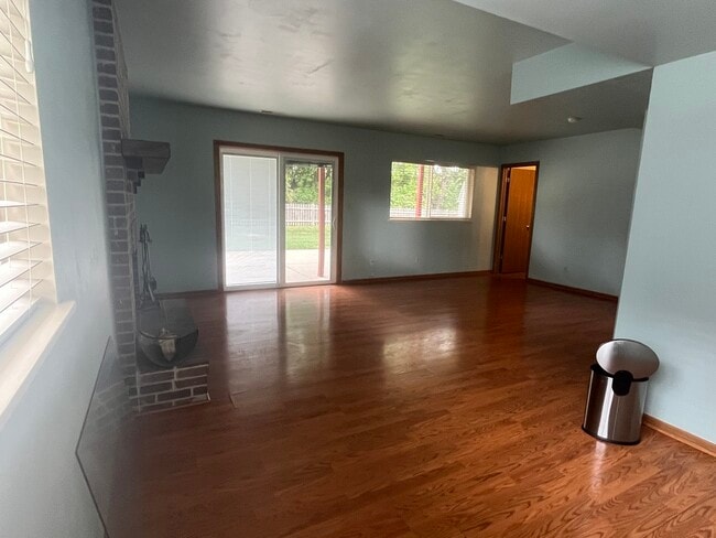 Building Photo - 965 Amberwood Pl
