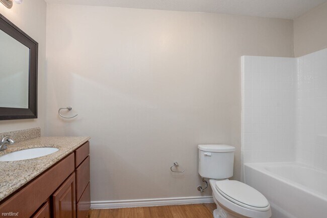 Building Photo - 301 Francis Dr