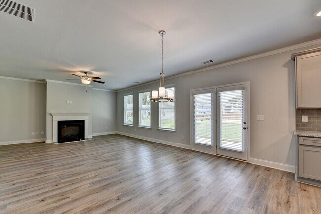 Building Photo - 7309 Yewtree Dr