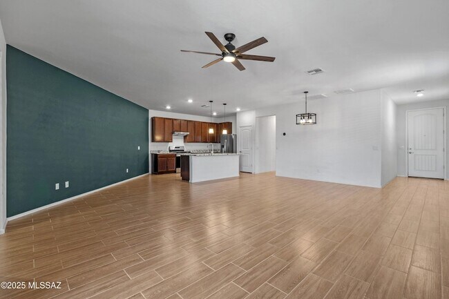 Building Photo - 12366 N Cervelli Ave