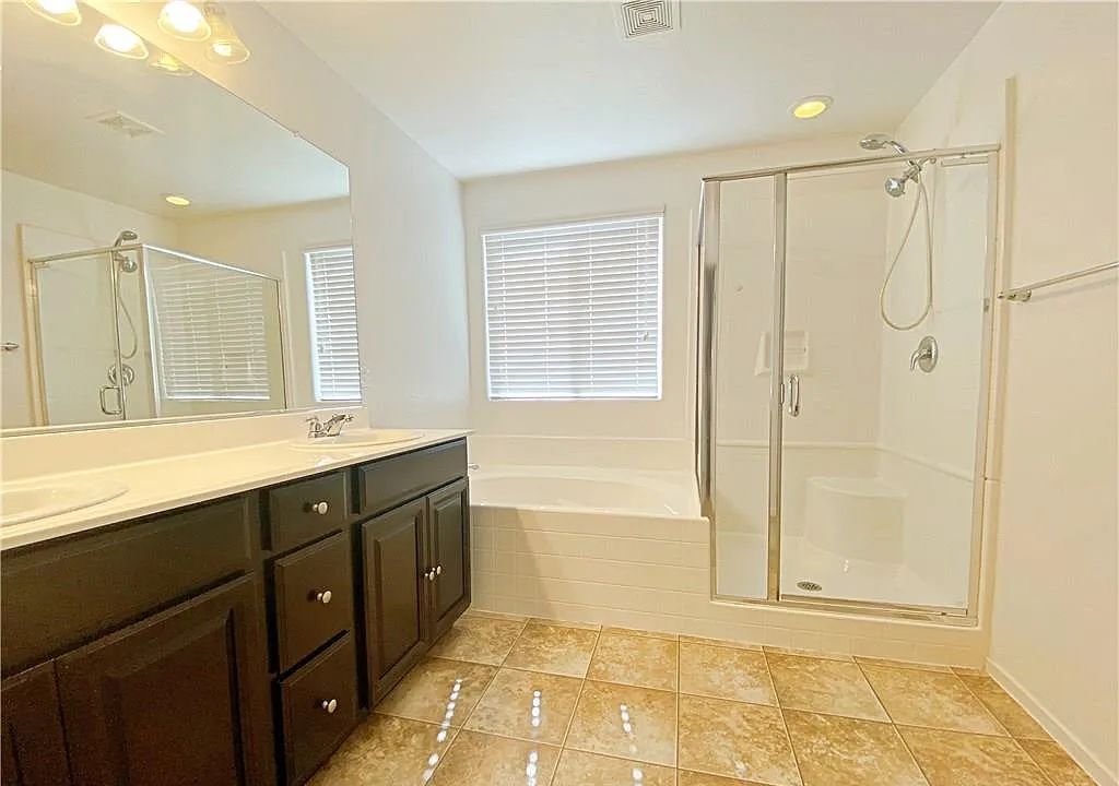 Building Photo - 7629 Jasmine Falls Dr