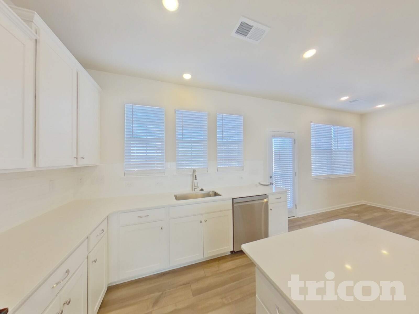 Building Photo - 1207 Mary Jane Ave