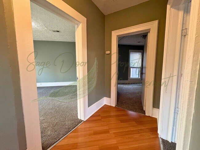 Building Photo - AVAILABLE NOW!!!!!